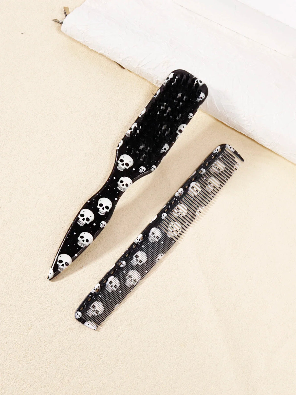 2pcs Hair Styling Brush Set Plastic Skull Pattern Loop Brushes