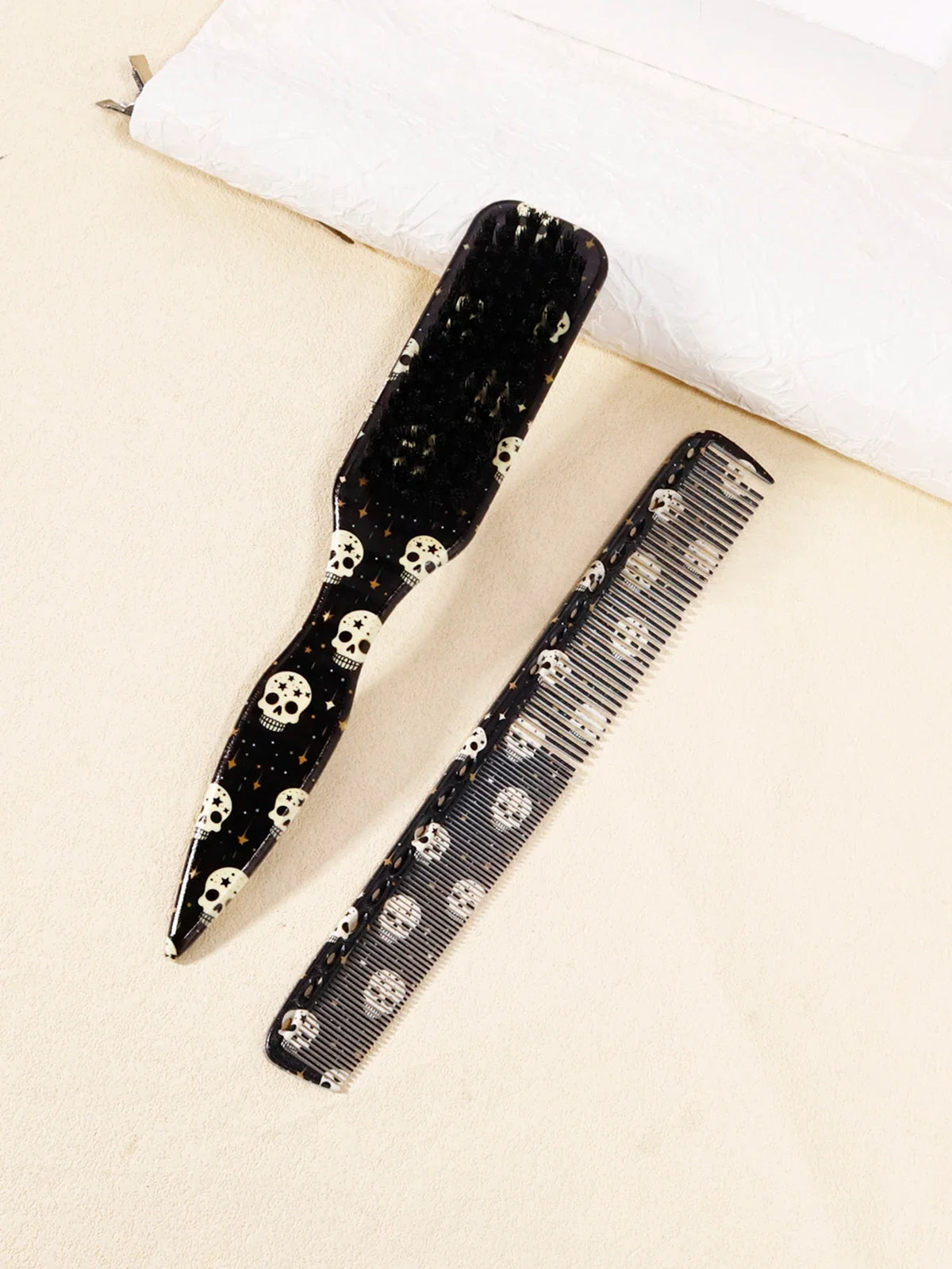 2pcs Hair Styling Brush Set Plastic Skull Pattern Loop Brushes
